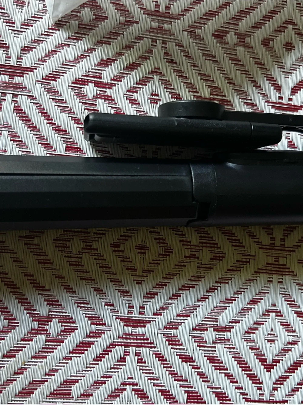 Q07 Bluetooth Integrated Selfie Stick - Black